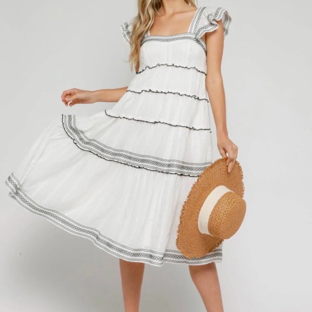 NEW Olivaceous Angelica Tiered Midi Dress S White Black